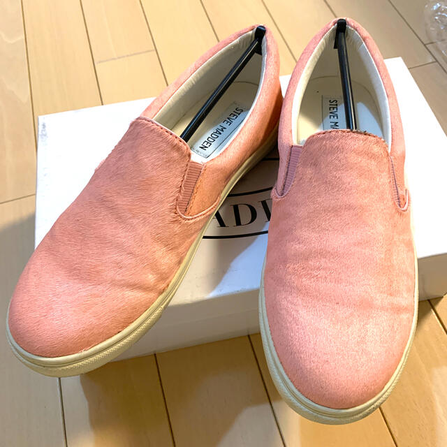 美品　着用2回　STEVE MADDEN ピンクカフレザースリッポン