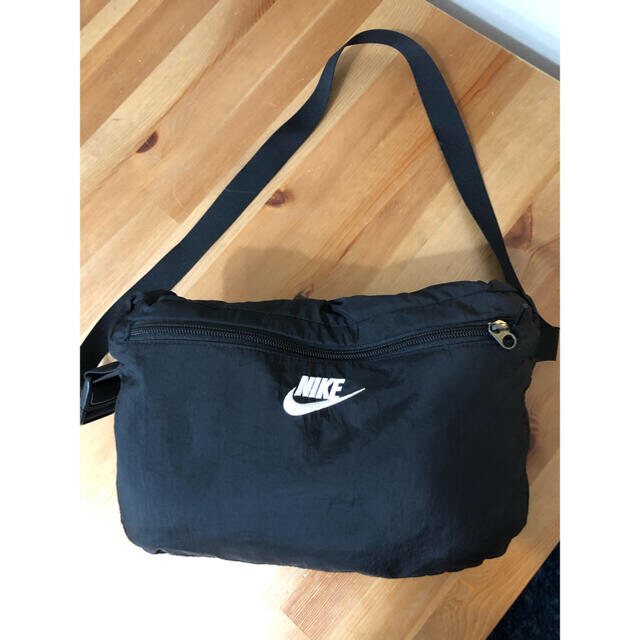 NIKE(ナイキ)の希少NIKE アノラック　Big Swooshジャケット　DSMG メンズのジャケット/アウター(ナイロンジャケット)の商品写真