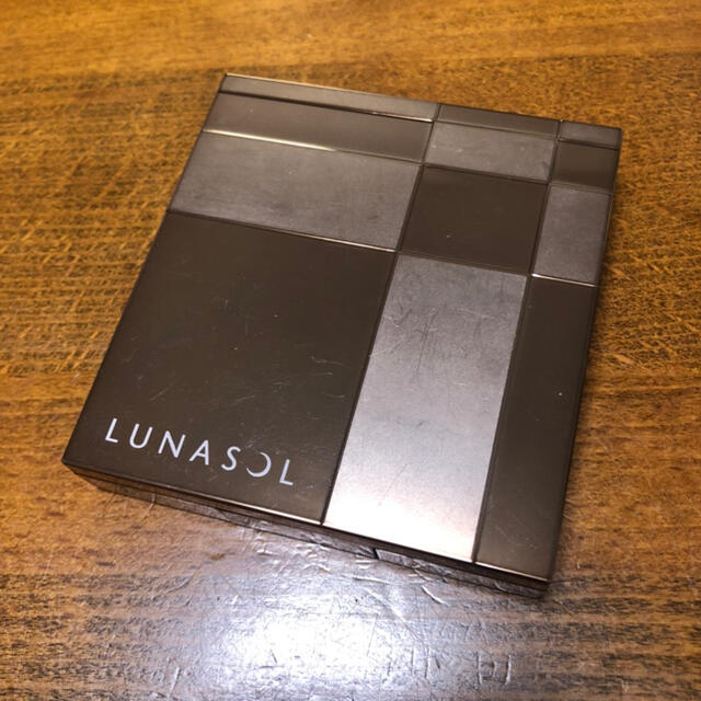 LUNASOL(ルナソル)の【商品内容】 ルナソル　チークカラーコンパクト 箱なし　新品未使用 コスメ/美容のベースメイク/化粧品(チーク)の商品写真