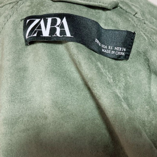 ZARA(ザラ)の【新品】ZARA スウェード風　ダブルブレストトレンチコート レディースのジャケット/アウター(トレンチコート)の商品写真