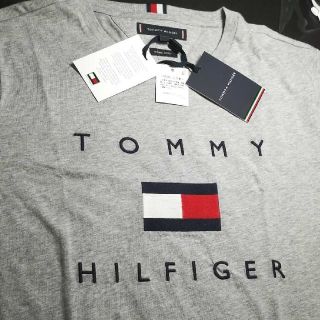 トミーヒルフィガー(TOMMY HILFIGER)の【新品】トミーヒルフィガーTシャツ(Tシャツ/カットソー(半袖/袖なし))