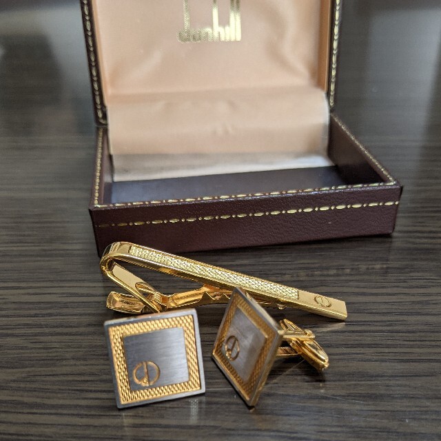 Dunhill(ダンヒル)の【中古】ダンヒル　カフス＆ネクタイピンセット メンズのファッション小物(ネクタイピン)の商品写真