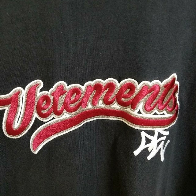 VETEMENTS baseballロゴTシャツ