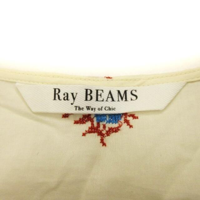 Ray BEAMS(レイビームス)のレイビームス 花柄 刺繍 ギャザー ブラウス ショート丈 七分袖 キナリ レディースのトップス(シャツ/ブラウス(長袖/七分))の商品写真