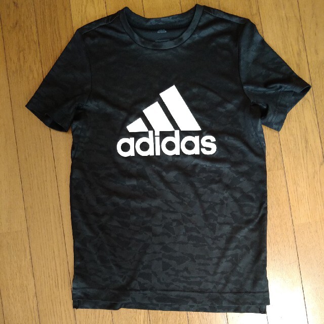 adidas(アディダス)のアディダス150吸水速乾Ｔシャツ キッズ/ベビー/マタニティのキッズ服男の子用(90cm~)(Tシャツ/カットソー)の商品写真