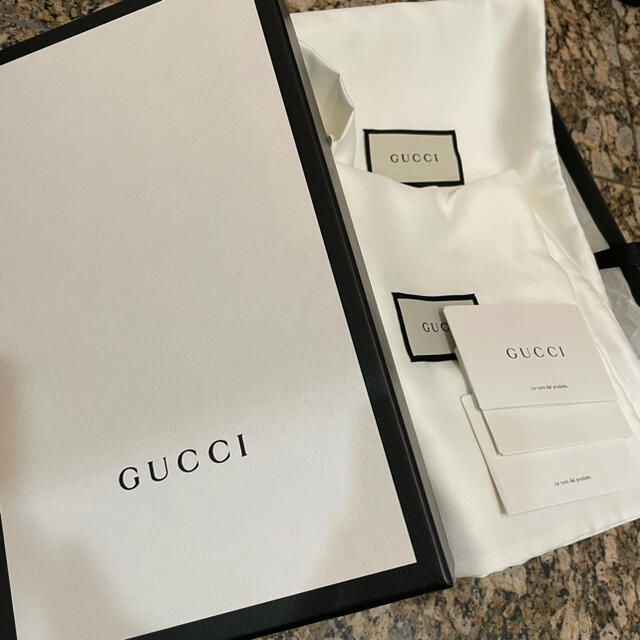 Gucci(グッチ)のGUCCI パールスニーカー37サイズ(24cm)箱付き美品 レディースの靴/シューズ(スニーカー)の商品写真