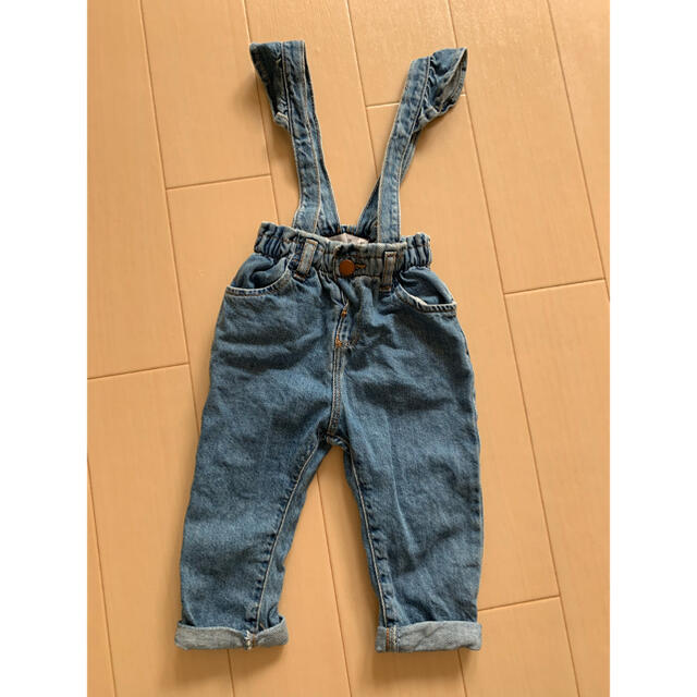 ZARA(ザラ)のZARA baby デニム　サロペット キッズ/ベビー/マタニティのベビー服(~85cm)(ロンパース)の商品写真