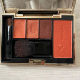 店長おすすめ SUQQU スック 15th ANNIVERSARY 灼熱朱 アイシャドウ