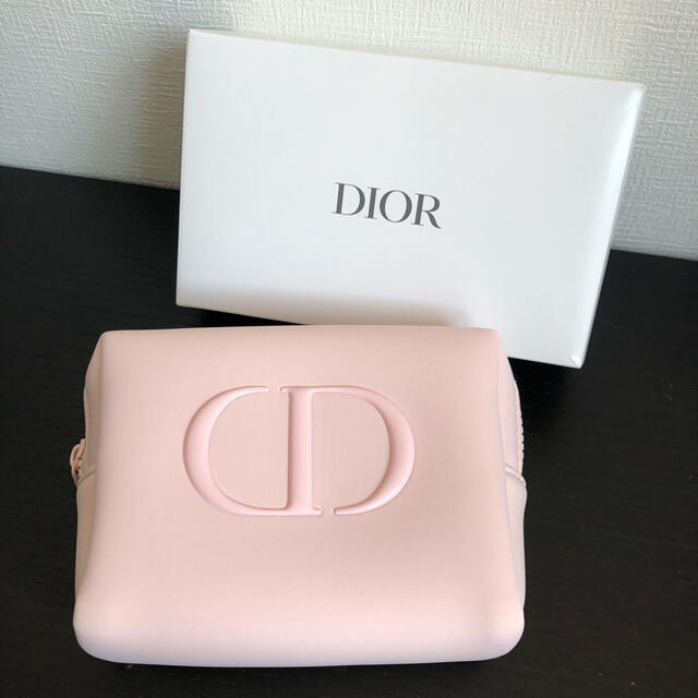 Dior(ディオール)の【新品未使用】dior  CD ポーチ　ノベルティ　非売品　ピンク レディースのファッション小物(ポーチ)の商品写真
