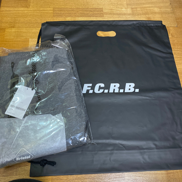 F.C.R.B.(エフシーアールビー)の【L】FCRB SWEAT TRAINING PANTS グレー メンズのパンツ(その他)の商品写真