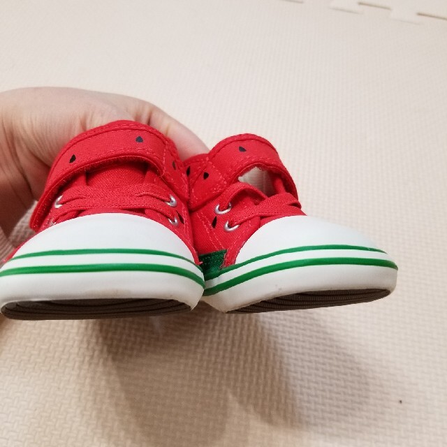 CONVERSE(コンバース)の12㎝　コンバース　スイカ柄　ファーストシューズ キッズ/ベビー/マタニティのベビー靴/シューズ(~14cm)(スニーカー)の商品写真