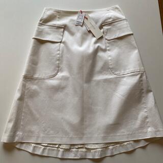 トゥモローランド(TOMORROWLAND)の週末お値下げ❣️トゥモーローランド　ホワイト　スカート  新品タグ付き(ひざ丈スカート)