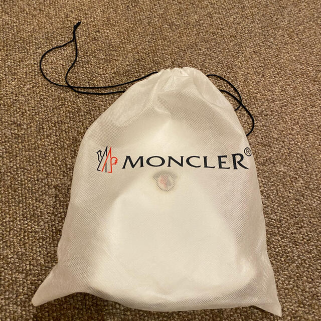 MONCLER(モンクレール)のMONCLER  モンクレー　キャップ　ホワイト　美品 メンズの帽子(キャップ)の商品写真