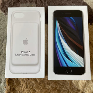 アップル(Apple)のiphone SE ホワイト128GB simフリー smart battery(スマートフォン本体)