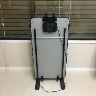 トウシバ(東芝)のズボンプレッサー(ズボンプレッサー)