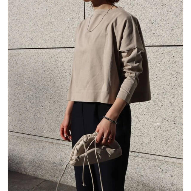 新品未使用品 マチャットmachatt クロップドロンTシャツ 新品未使用品 マチャットmachatt クロップドロンTシャツ