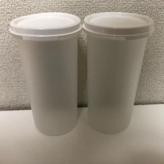 【新品未使用】Tupperware 容器（ホワイト）2本セット 送料無料(容器)