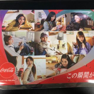 コカコーラ(コカ・コーラ)の【匿名配送】NiziUクリアファイル　コカコーラ2020ノベルティ(アイドルグッズ)