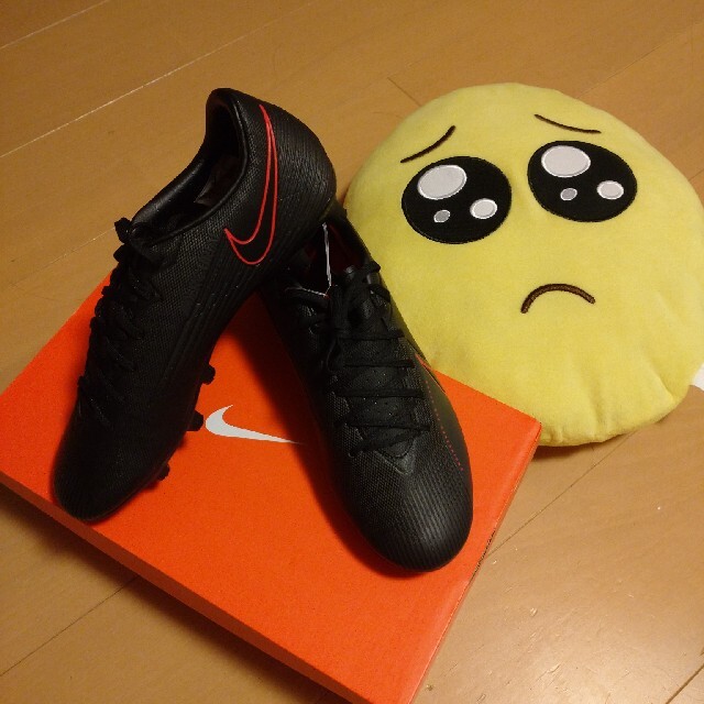 NIKE(ナイキ)の新品　NIKE マーキュリアル ヴェイパー13アカデミー スポーツ/アウトドアのサッカー/フットサル(シューズ)の商品写真