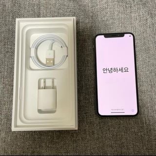 アイフォーン(iPhone)のgf様専用　iPhone Xs Silver 256 GB docomo(スマートフォン本体)