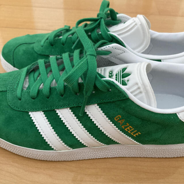 adidas(アディダス)の【極美品】adidas アディダス スニーカー　ガゼル　緑　グリーン　23.5 レディースの靴/シューズ(スニーカー)の商品写真