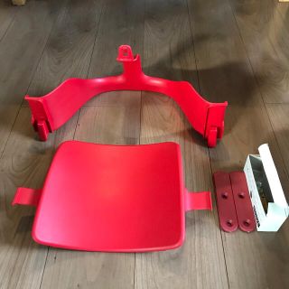 ストッケ(Stokke)のお値下げ中！！STOKKEトリップトラップ　ベビーセット　レッド(その他)