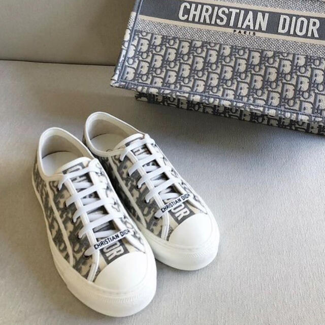 Christian Dior(クリスチャンディオール)のcrayon様お取り置き　未使用　dior スニーカー レディースの靴/シューズ(スニーカー)の商品写真