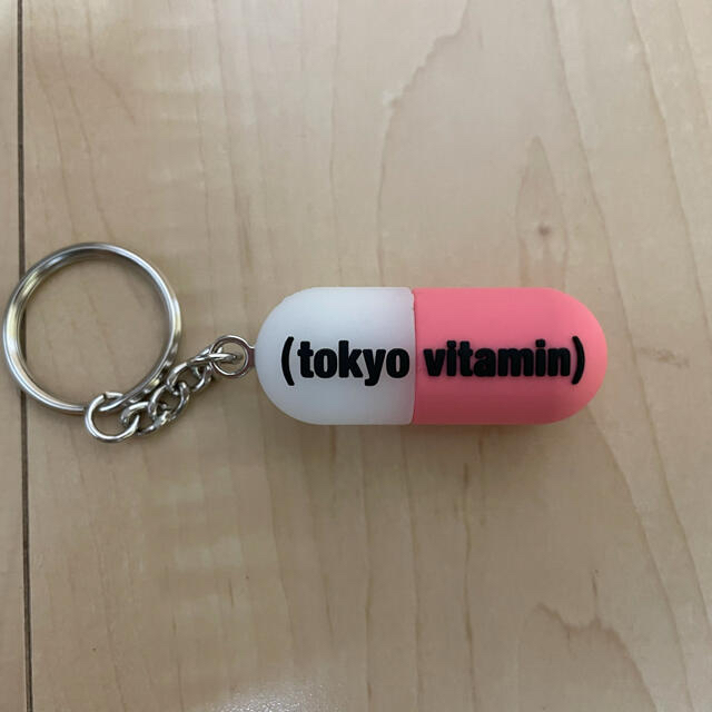 新品 tokyovitamin キーホルダー Lex着