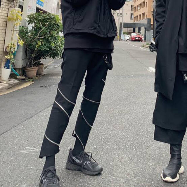 COMME des GARCONS HOMME PLUS(コムデギャルソンオムプリュス)のComme des garçons 18aw 螺旋zip pants メンズのパンツ(スラックス)の商品写真