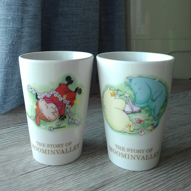 「THE STORY OF MOOMIN VALLEY」陶器のカップ2個セット インテリア/住まい/日用品のキッチン/食器(グラス/カップ)の商品写真