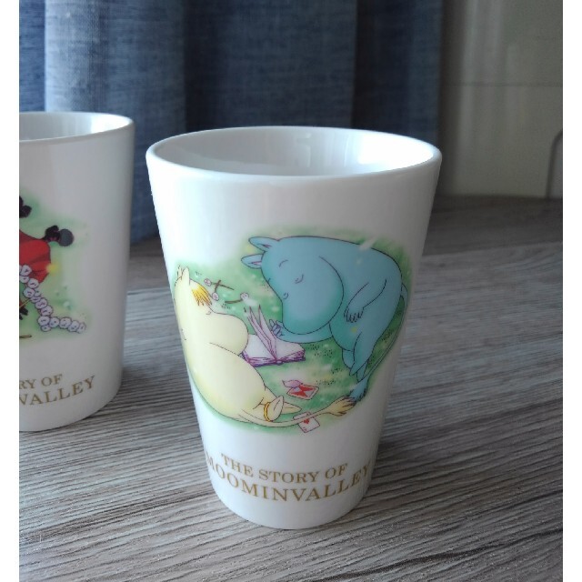 「THE STORY OF MOOMIN VALLEY」陶器のカップ2個セット インテリア/住まい/日用品のキッチン/食器(グラス/カップ)の商品写真