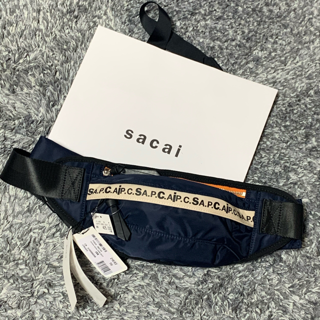 sacai(サカイ)のNAVY SACAI A.P.C BANANE REPEAT bag メンズのバッグ(ボディーバッグ)の商品写真