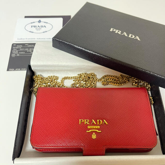 PRADA(プラダ)の【のぞみ様専用】PRADA サフィアーノレザー iPhone X XS用 赤  スマホ/家電/カメラのスマホアクセサリー(iPhoneケース)の商品写真