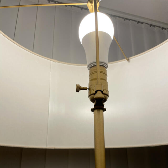 Telescoping Adjustable Floor Lamp インテリア/住まい/日用品のライト/照明/LED(フロアスタンド)の商品写真