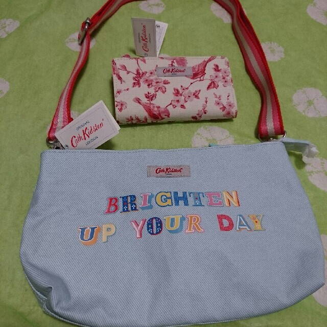 Cath Kidston(キャスキッドソン)の【商談中】キャスキッドソン ショルダーバッグ 二つ折り財布 パース 2点セット♪ レディースのバッグ(ショルダーバッグ)の商品写真