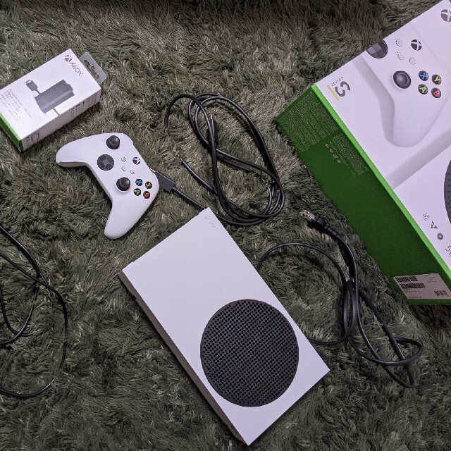 Xbox(エックスボックス)のxbox series s+コントローラー用充電バッテリー エンタメ/ホビーのゲームソフト/ゲーム機本体(家庭用ゲーム機本体)の商品写真