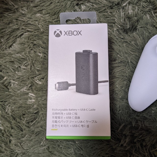 Xbox(エックスボックス)のxbox series s+コントローラー用充電バッテリー エンタメ/ホビーのゲームソフト/ゲーム機本体(家庭用ゲーム機本体)の商品写真