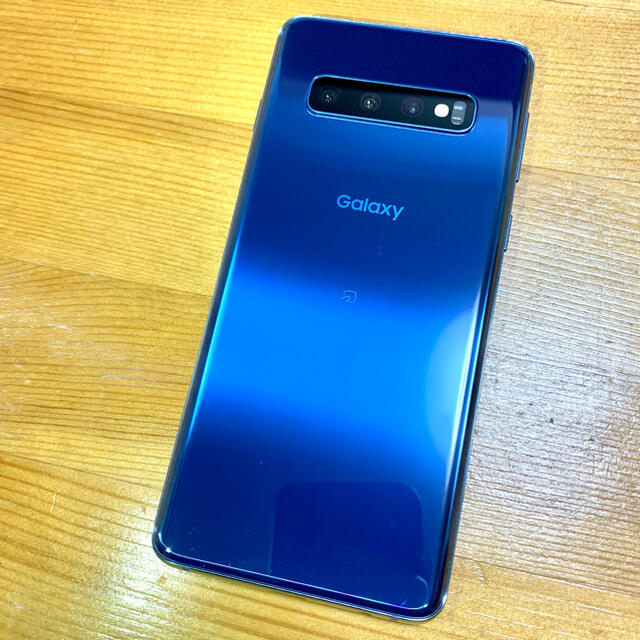 SAMSUNG(サムスン)のSamsung Galaxy S10 SCV41 SIMロック解除済 ケース付き スマホ/家電/カメラのスマートフォン/携帯電話(スマートフォン本体)の商品写真