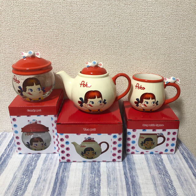 新製品❣️ ペコちゃん　キャンディポット　＆　マグカップ