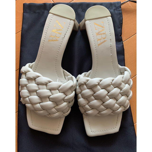 ZARA(ザラ)の専用 人気完売 ZARA 編み サンダル ミュール レディースの靴/シューズ(サンダル)の商品写真
