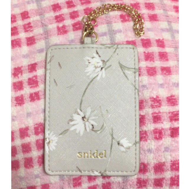 SNIDEL(スナイデル)の❁新品/snidel❁sweet付録 パスケース レディースのファッション小物(名刺入れ/定期入れ)の商品写真