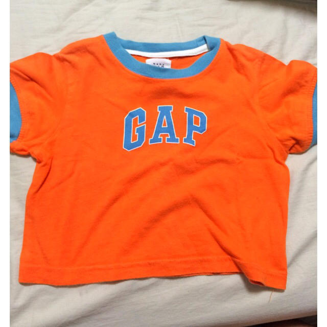 babyGAP(ベビーギャップ)のGAP オレンジ色T キッズ/ベビー/マタニティのベビー服(~85cm)(Ｔシャツ)の商品写真