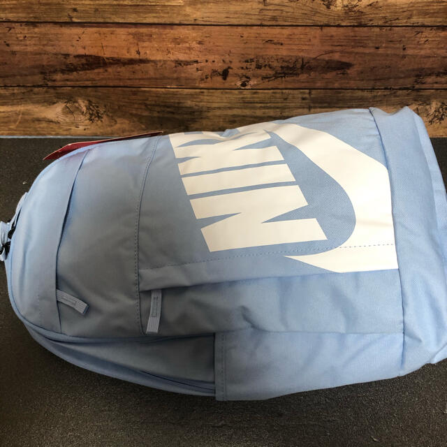 NIKE(ナイキ)の新品 NIKE ナイキリュック 水色 空色 21L ポケット多数 大ポケット2 メンズのバッグ(バッグパック/リュック)の商品写真