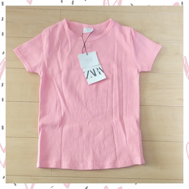 ZARA(ザラ)の新品未使用⭐︎ZARAトップス128 キッズ/ベビー/マタニティのキッズ服女の子用(90cm~)(Tシャツ/カットソー)の商品写真