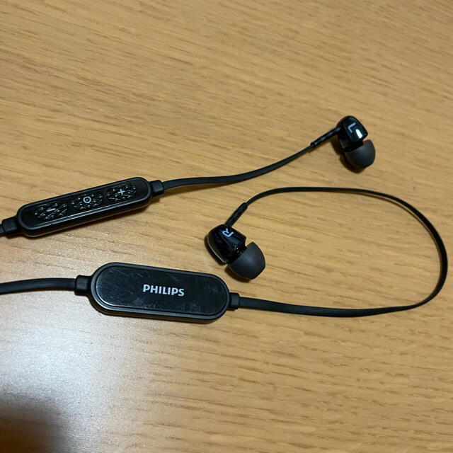 PHILIPS(フィリップス)のフィリップス PHILIPS Bluetoothイヤホン スマホ/家電/カメラのオーディオ機器(ヘッドフォン/イヤフォン)の商品写真