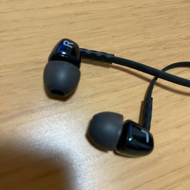 PHILIPS(フィリップス)のフィリップス PHILIPS Bluetoothイヤホン スマホ/家電/カメラのオーディオ機器(ヘッドフォン/イヤフォン)の商品写真