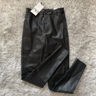 ザラ(ZARA)のZARA レザー　レギンスパンツ(カジュアルパンツ)