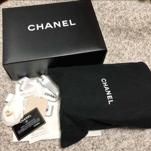 CHANEL(シャネル)のCHANEL シャネル マトラッセ クラシックハンドバッグ25 レディースのバッグ(ショルダーバッグ)の商品写真