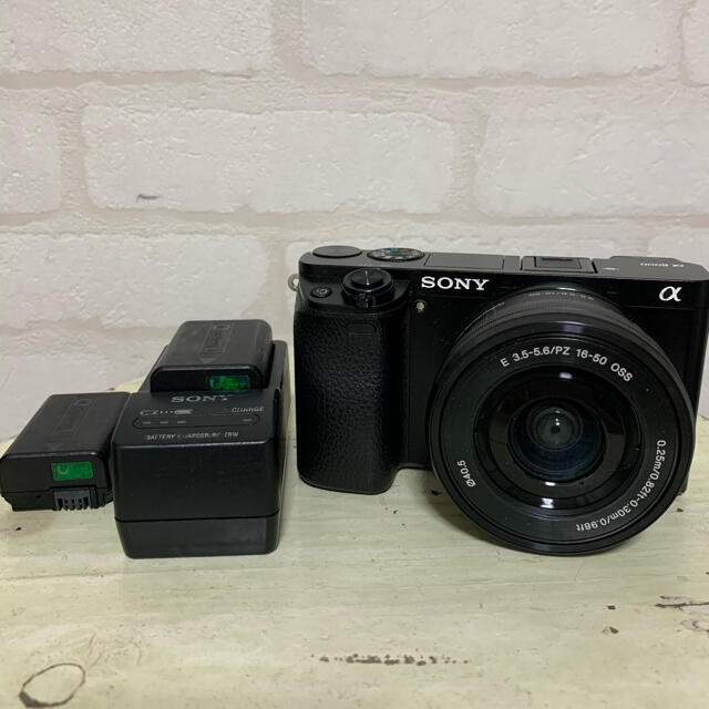 SONY(ソニー)のSONY α6000 カメラ スマホ/家電/カメラのカメラ(ミラーレス一眼)の商品写真