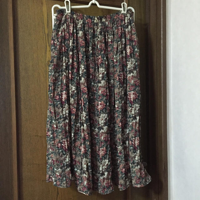 Grimoire(グリモワール)のGrimoire 花柄ロングスカート レディースのスカート(ロングスカート)の商品写真